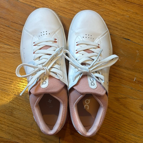 THE ROGER Advantage Tennis Sneaker - Picture 1 of 4